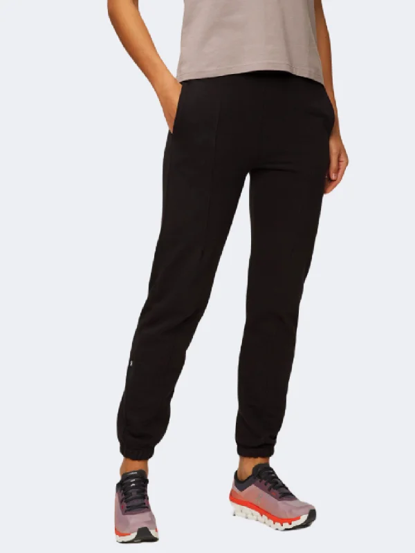 women's flared pants -loose fit women's tops -On Club Women Lifestyle Pant Black